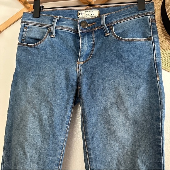 Free People Medium Wash Skinny Jeans - Picture 3 of 8